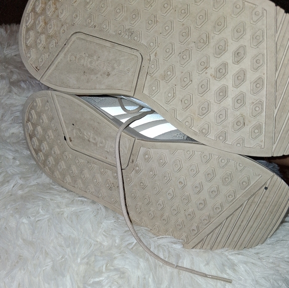 Adidas Beige Sneakers with Reflective Stripes - Picture 5 of 6